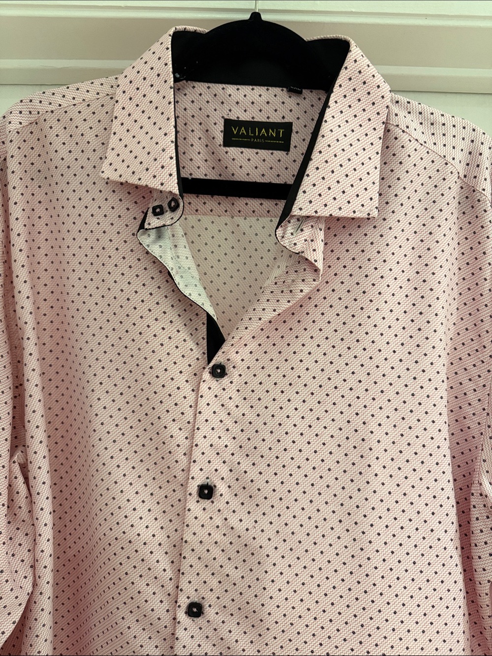 Valiant Men's Light Pink Micro-Dot Button-Down, Long-Sleeve Shirt. Never worn